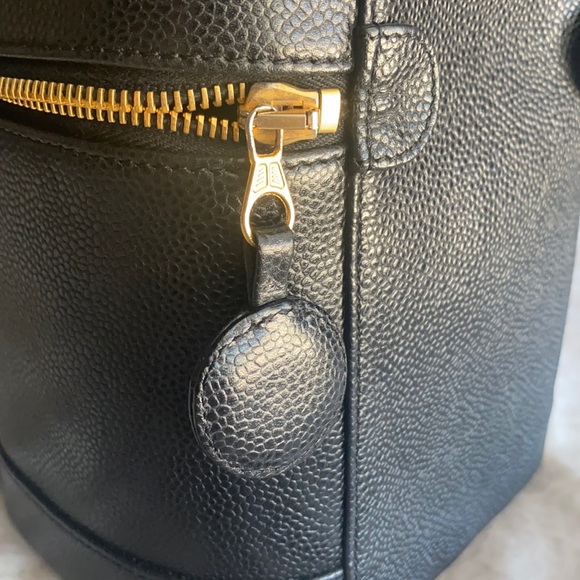 Authentic Chanel  Caviar Vanity case Cosmetic - Picture 4 of 12
